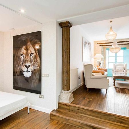 Revitalized Apartment In Historical Building Girona Eksteriør billede