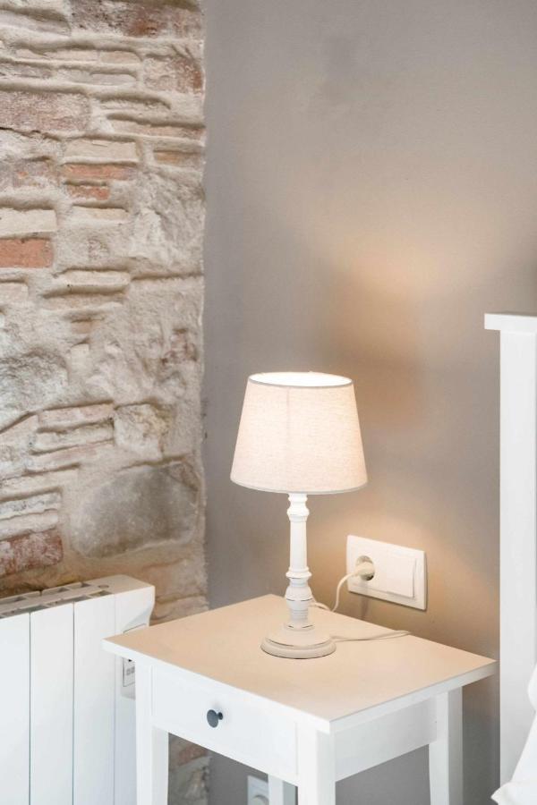 Revitalized Apartment In Historical Building Girona Eksteriør billede