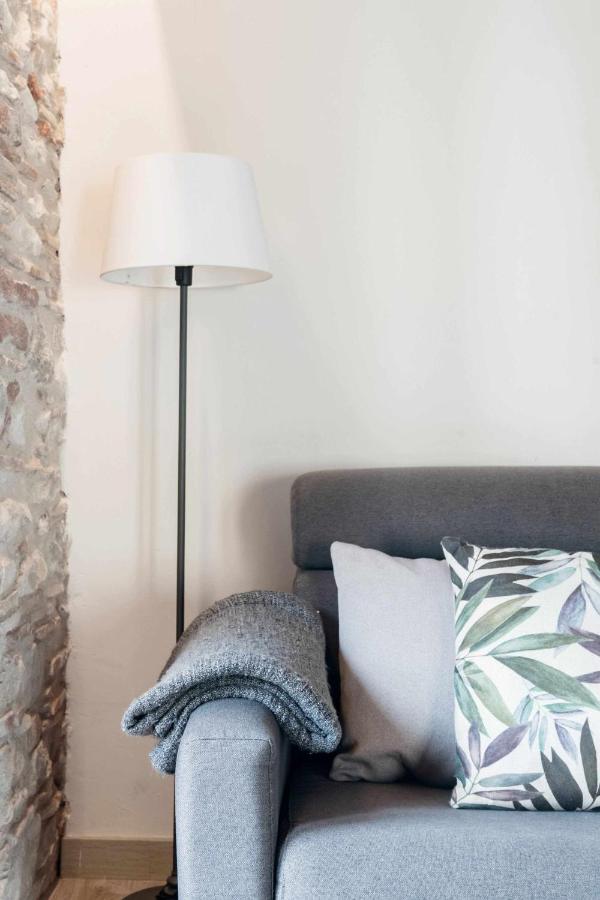 Revitalized Apartment In Historical Building Girona Eksteriør billede