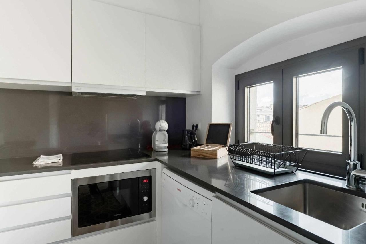Revitalized Apartment In Historical Building Girona Eksteriør billede
