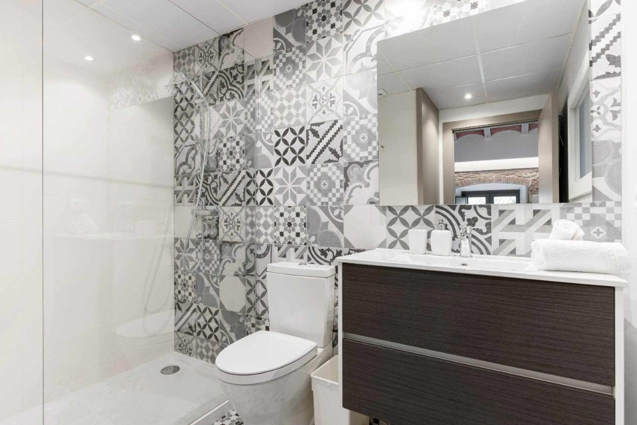 Revitalized Apartment In Historical Building Girona Eksteriør billede